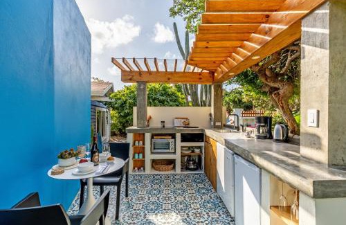 Paradera Cabina | Naïma Luxury Home, Cottage & Apartment Rentals