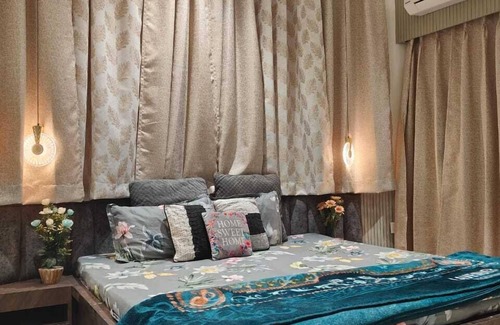 Mathura Hotel | Naari Home Stay