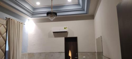 Bareilly Hotel | Naina mansion