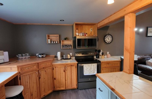 West Isles Casa | Naini's Rental, 4 bedrooms, located on Deer Island, N.B. 5 mins from the water.