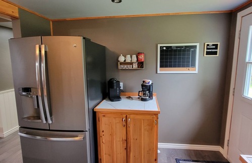 West Isles Casa | Naini's Rental, 4 bedrooms, located on Deer Island, N.B. 5 mins from the water.