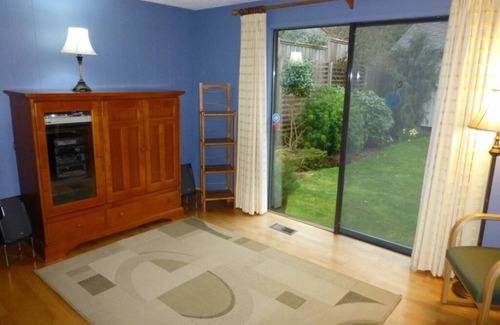 Regional District of Nanaimo Casa | Nanoose Bay casa frente al mar con impresionantes vistas y Walk-On Beach