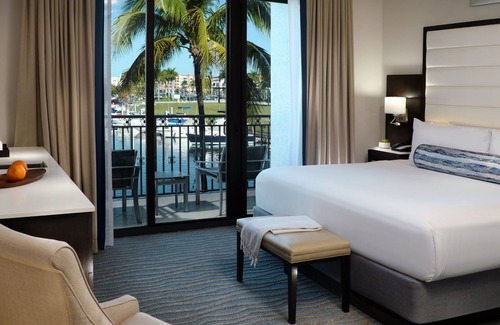 Royal Harbor Hotel | Naples Bay Resort & Marina