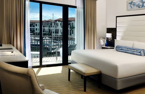 Royal Harbor Hotel | Naples Bay Resort & Marina