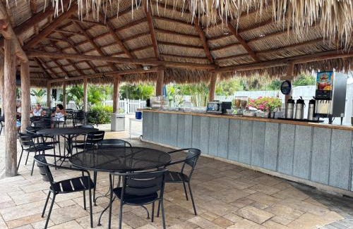 Sun Terrace Hotel | Naples Garden Inn