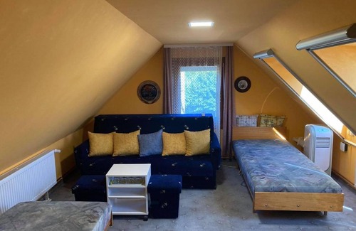 Ujkigyos Casa | Napsugár Vendégház