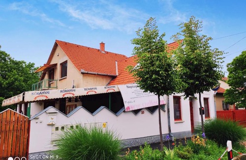 Ujkigyos Casa | Napsugár Vendégház