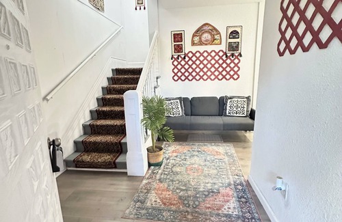 Downtown Los Angeles Casa | Naryn Guest house