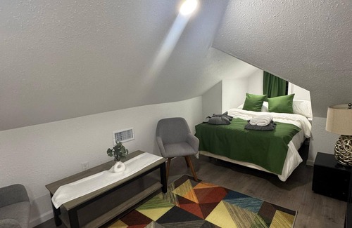 Downtown Los Angeles Casa | Naryn Guest house