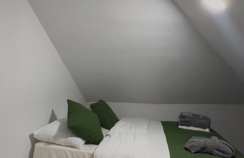 Downtown Los Angeles Casa | Naryn Guest house