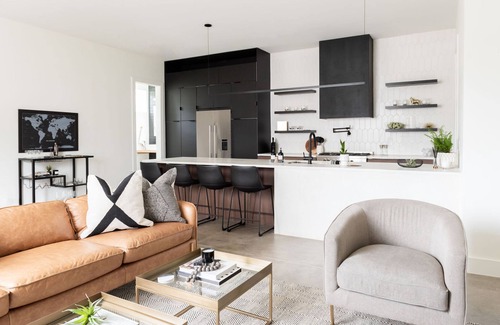 Edgehill Casa | Nash Chic Near DT Rooftop Luxe Comfort