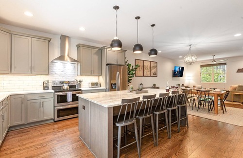 Historic Waverly Casa | Nashville Comfort-Mins to Broadway-12th S District