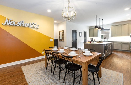 Historic Waverly Casa | Nashville Comfort-Mins to Broadway-12th S District