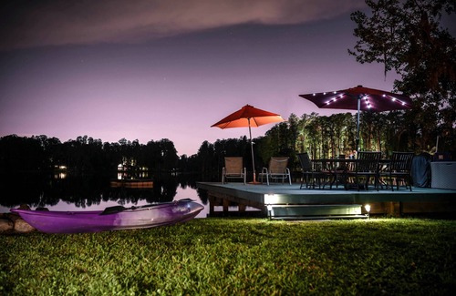 Lutz Casa | TARIFAS CON DESCUENTO DE VERANO! Cozy Lake House Suite en un barrio seguro