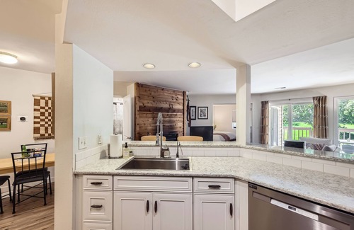 Boulder Apartamento | Nature Meets the City: Spacious & Elegant 1-BDR