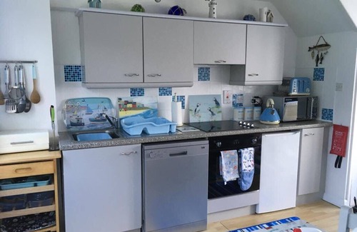 Pembroke Chalet De Esquí | Náutico y agradable! A pocos pasos de una hermosa playa de arena.