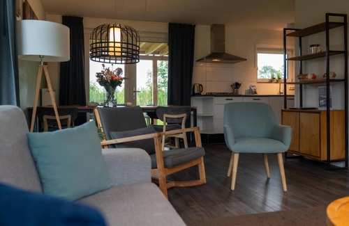 Burdaard Villa | Nautisch de Luxe 6p - Tres Habitaciones Villa, Capacidad 6