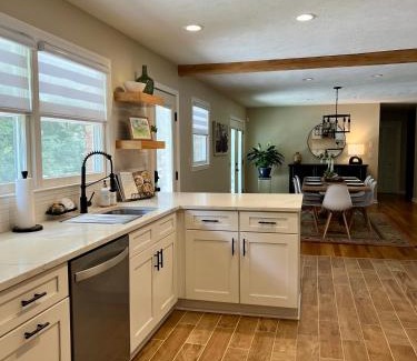 Etowah Casa | NC Mountain Fall Hiking Biking Waterfall Retreat Minutes to Brevard & Hendersonville