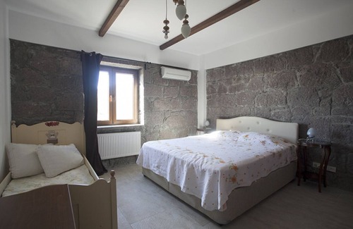 Ayvacik Villa | Cerca de Assos, a 1000 metros de la playa, villa de piedra de 375 metros cuadrados, ¡vacaciones únicas en Turquía!