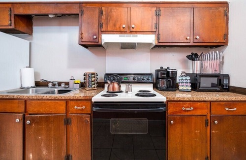 Pineville Apartamento | Near Cleco & Hospital | w/Office | 55" TV | King 🛏