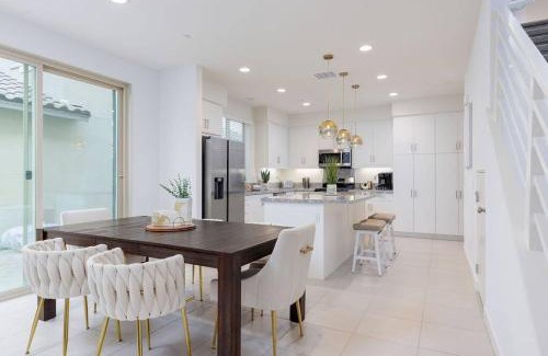 La Quinta Villa | Near Coachella and Stagecoach Palm Springs , PGA resort Villa ,Golf, community pool, gym