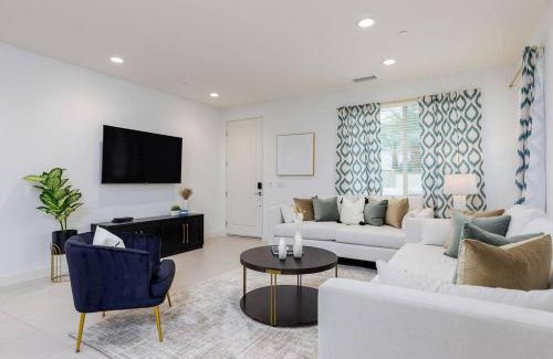 La Quinta Villa | Near Coachella and Stagecoach Palm Springs , PGA resort Villa ,Golf, community pool, gym