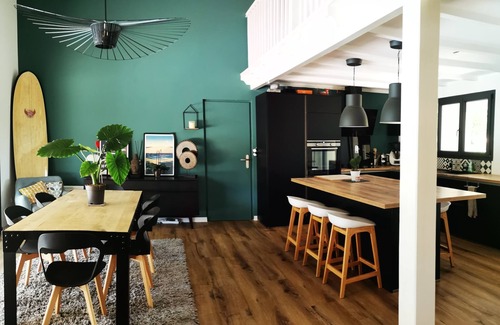 Saint-Sulpice-et-Cameyrac Casa | Near the Golf course, modern villa with swimming pool in a private residence