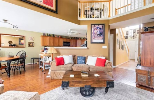 Buechel Casa | Near Highways and a 20 Min Drive to Louisville's Main Attractions