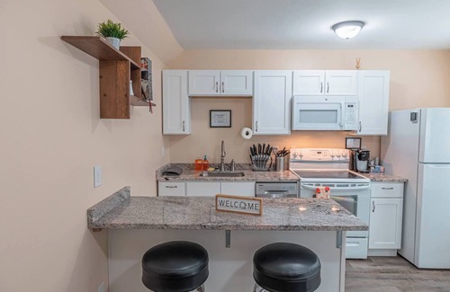 Saylorsburg Casa | Near Hiking & Water Parks!*Wi-Fi*Fireplace*Patio*