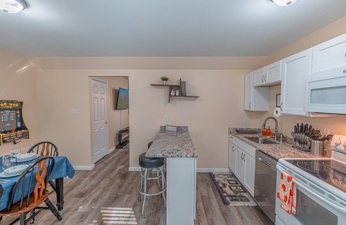 Saylorsburg Casa | Near Hiking & Water Parks!*Wi-Fi*Fireplace*Patio*