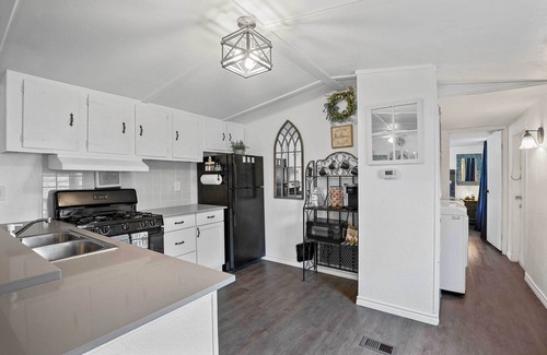 Lake Dallas Casa | Near Water: Lake Dallas Home w/ Furnished Patio!