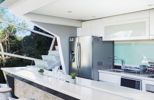 Roble Apartamento | Nebulae Loft by Alianz: 2-BR Modern Loft with Jacuzzi &Nature, near SJO Airport