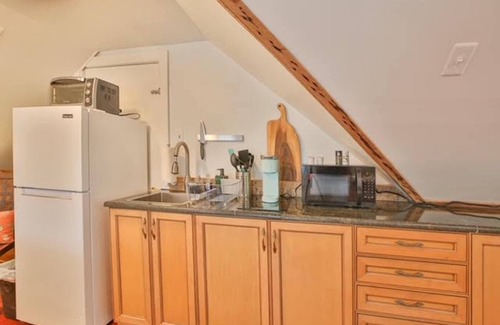 Leesburg Apartamento | Nest on 9 - King Bed