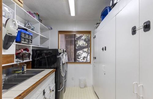 June Lake Cabina | Nestled above the village of June Lake, spacious home with amazing views and