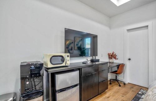 Greater East End Apartamento | Nestled Nook Studio #3 @ East End Revitalized