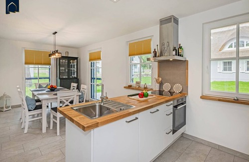 Zirchow Casa | Neu Errichtetes Ferienhaus in Ruhiger Wohngegend mit Parkplatz, Sauna und Wlan