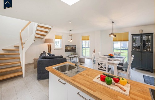 Zirchow Casa | Neu Errichtetes Ferienhaus in Ruhiger Wohngegend mit Parkplatz, Sauna und Wlan