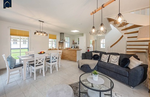 Zirchow Casa | Neu Errichtetes Ferienhaus in Ruhiger Wohngegend mit Parkplatz, Sauna und Wlan