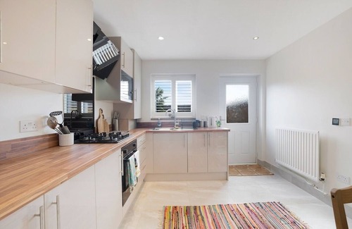 Liverpool Casa | New! 2BR in Jackson Pond