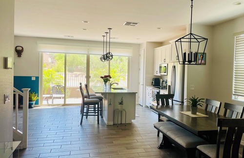 South Mountain Casa | New 3-bedroom, 3-bath house near South Mountain Preserve