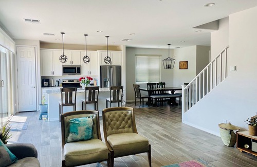 South Mountain Casa | New 3-bedroom, 3-bath house near South Mountain Preserve