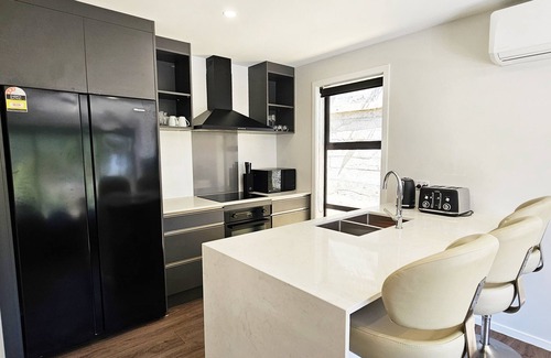 Wellington Casa | NEW 3 Bedroom and Garage Home, City Fringe!