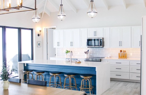 Tar Bay Casa | "New" 5 bedroom Exuma Beach Front Estate w/ Pool & No Neighbors on either side!