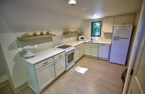 Berwick Cabina | New A-Frame Cabin by Des Moines: Milkweed theme