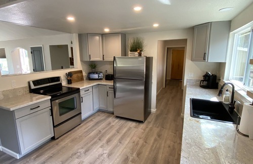 Plumas Eureka Estates Casa | New AC Installed: 3 bedroom home with golf course view , Dogs OK