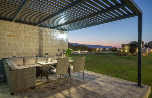 Kolymvari Villa | New Beachfront villa Six Stars in Chania,close to the beach & amenities