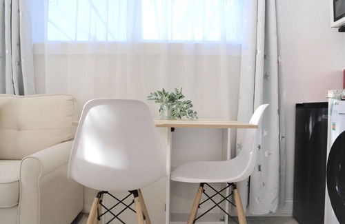 Queens Apartamento | New! Beautiful 2 Bedroom Apt! Main St! 24/7Parking