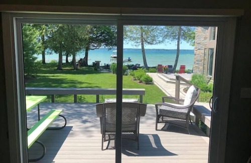 Cheboygan Cabaña | New! Beautiful Mullett Lake three bedroom cottage