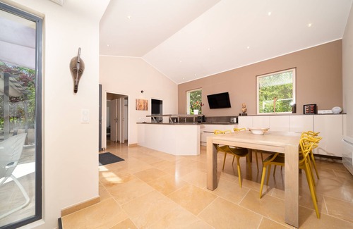 Simiane-la-Rotonde Villa | Casa nueva y luminosa con piscina privada climatizada en el corazón de Provenza