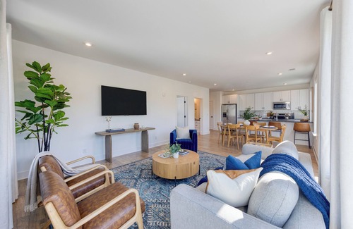 Nashville Casa | New Build Condo Walk to Dining, Nightlife & Music Near Midtown | Heights #405